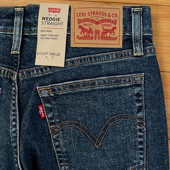 Levi’s High Rise Straight Ankle Jeans - Picture 6 of 6